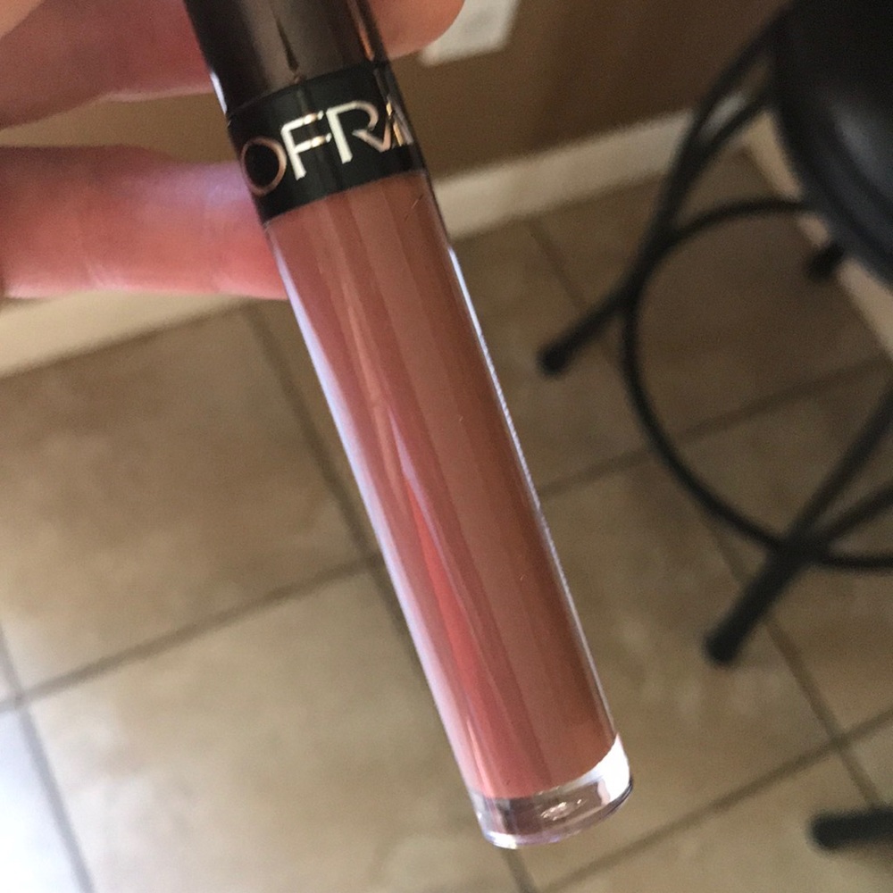 Ofra liquid lipstick in Verona